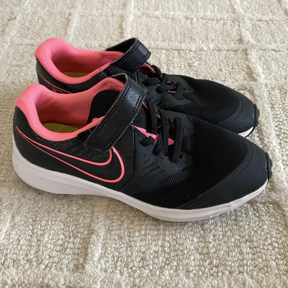 Girls Nike  shoes
